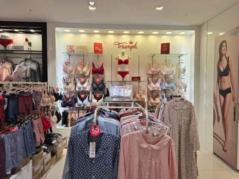 Triumph – Hyundai Outlets Garden Five Branch [Tax Refund Shop](트라이엄프 현대아울렛 가든파이브점)