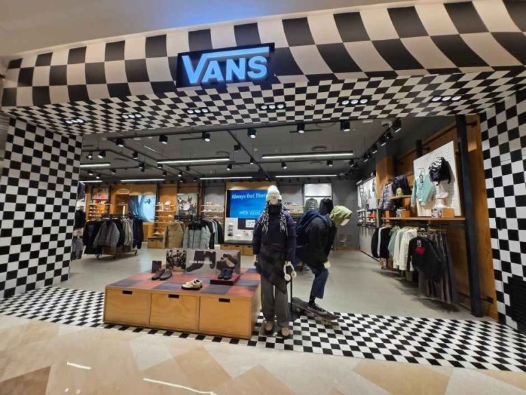 Vans – Lotte World Mall  [Tax Refund Shop](반스 롯데월드몰점)