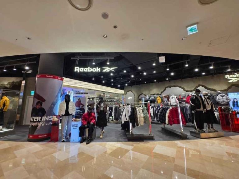 Reebok – Lotte World Mall  [Tax Refund Shop](리복 롯데월드몰점)