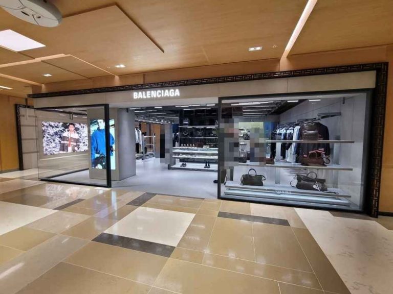 Balenciaga Men – Shinsegae Department Store Gangnam Branch [Tax Refund Shop](발렌시아가 남성 신세계백화점 강남점)