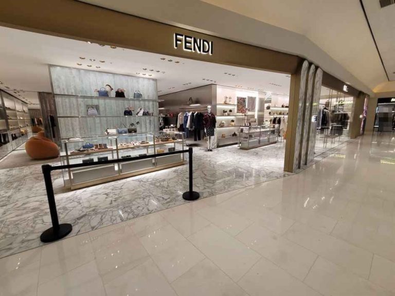 Fendi – Shinsegae Department Store Gangnam Branch [Tax Refund Shop](펜디 신세계백화점 강남점)