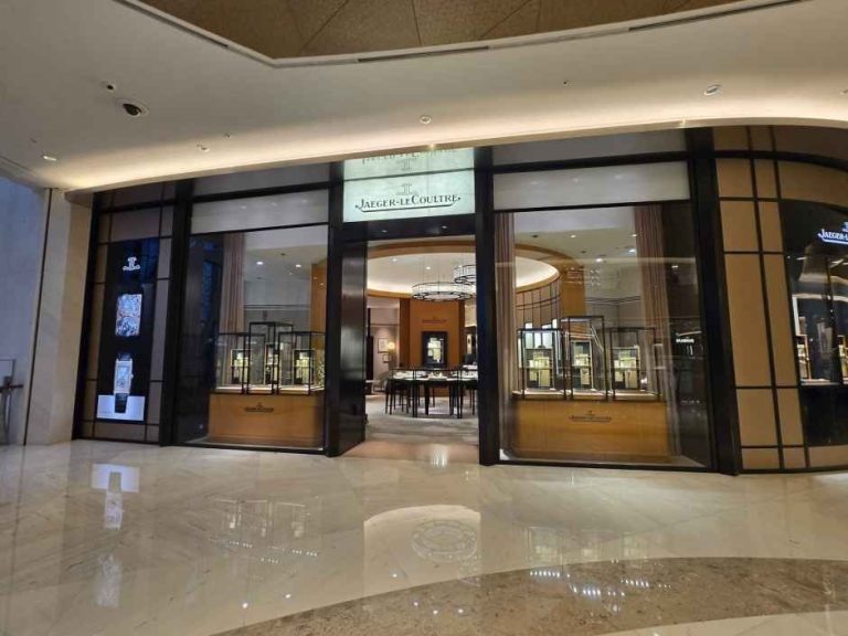 Jaeger-LeCoultre – LOTTE Department Store Jamsil Avenuel Branch [Tax Refund Shop](예거르쿨트르 롯데백화점 잠실 에비뉴엘점)