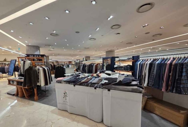 Olzen – Hyundai Department Store Sinchon Branch [Tax Refund Shop](올젠 현대백화점 신촌점)