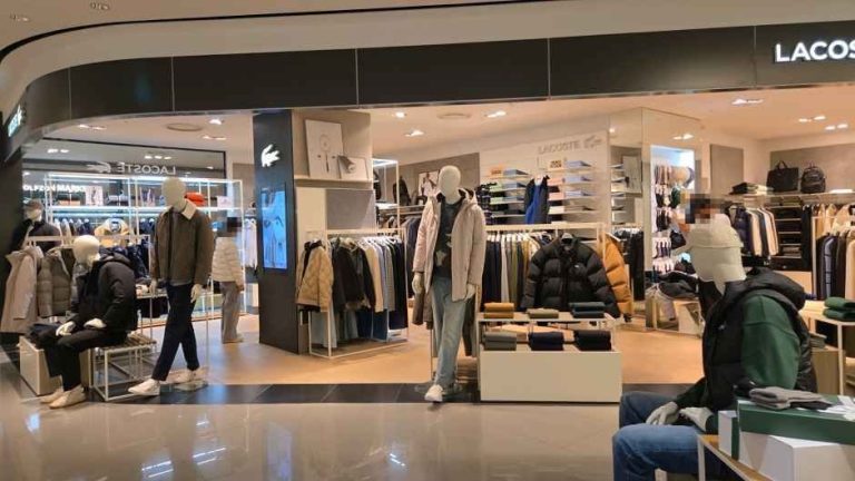Lacoste – Hyundai Department Store Sinchon Branch [Tax Refund Shop](라코스테 현대백화점신촌점)