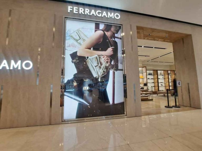 Ferragamo – Hyundai Department Store Sinchon Branch [Tax Refund Shop](페라가모 현대백화점 신촌점)