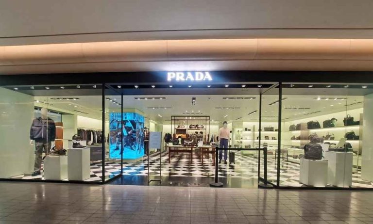 Prada Men – Lotte Department Store Main Branch [Tax Refund Shop](프라다 남성 롯데백화점 본점)