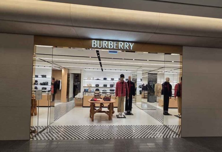 Burberry Men – Lotte Department Store Main Branch [Tax Refund Shop](버버리 맨즈 롯데백화점 본점)