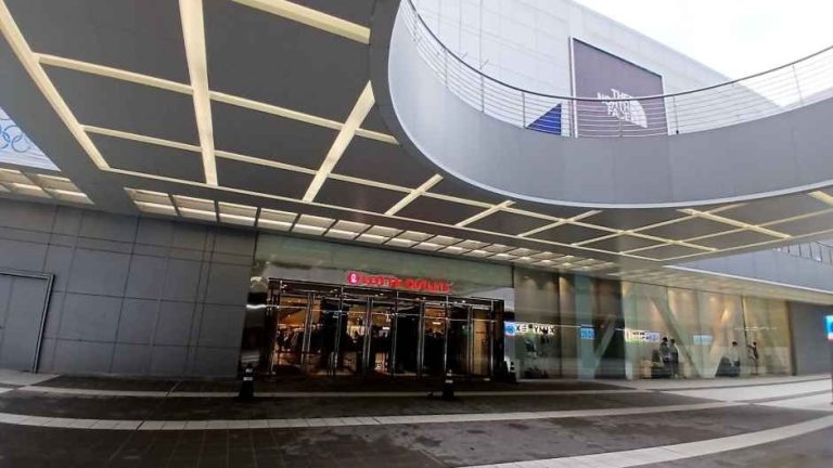 Lotte Outlets – Seoul Station Branch [Tax Refund Shop](롯데아울렛 서울역점)