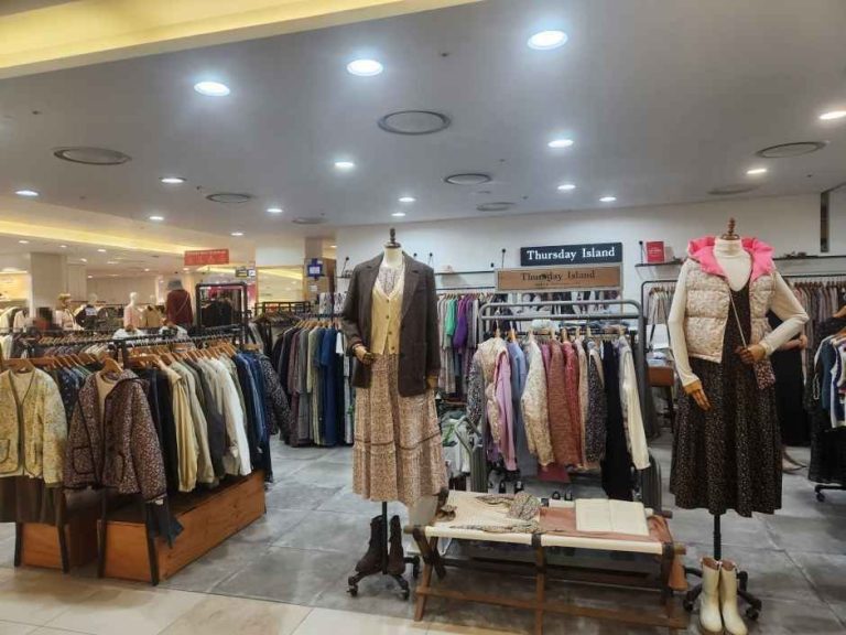 Thursday Island – Mario Outlet Building 1 Branch [Tax Refund Shop] (ThursdayIsland 마리오아울렛 1관점)