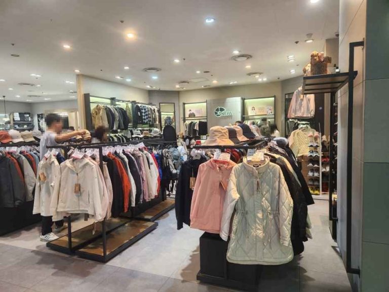 Nepa – Mario Outlet Building 2 Branch [Tax Refund Shop] (네파 마리오아울렛 2관점)