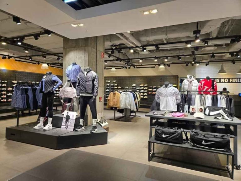 Nike – Hyundai Outlet Garden Five Branch [Tax Refund Shop] (나이키 현대아울렛 가든파이브점)