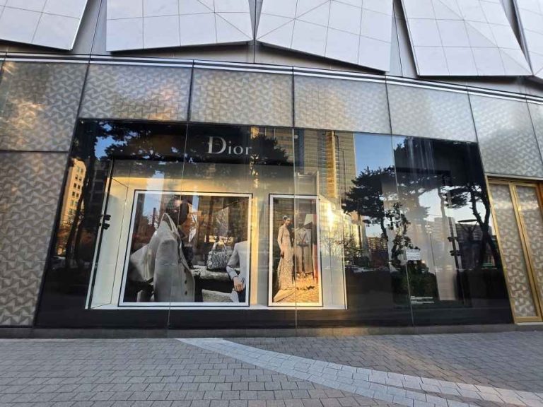Dior – LOTTE Department Store Jamsil Avenuel Branch [Tax Refund Shop] (디올 롯데백화점 잠실 에비뉴엘점)