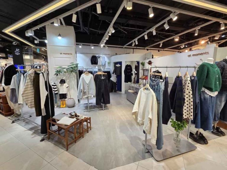 At Moment Doota Mall Branch [Tax Refund Shop](앳모먼트 두타몰점)