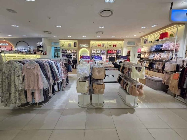 Vivien – Hyundai City Outlets Dongdaemun [Tax Refund Shop] (비비안 현대아울렛 동대문점)