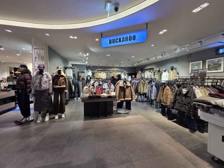 Buckaroo – Hyundai Outlets Dongdaemun Branch [Tax Refund Shop](버커루 현대아울렛 동대문점)