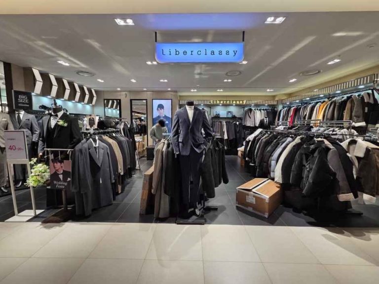 Liberclassy – Hyundai Outlets Dongdaemun Branch [Tax Refund Shop](리버클래시 현대아울렛 동대문점)