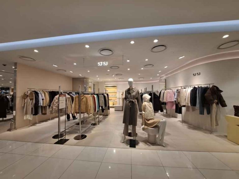 SJSJ – Lotte Outlets Seoul Station Branch [Tax Refund Shop](SJSJ 롯데아울렛 서울역점)
