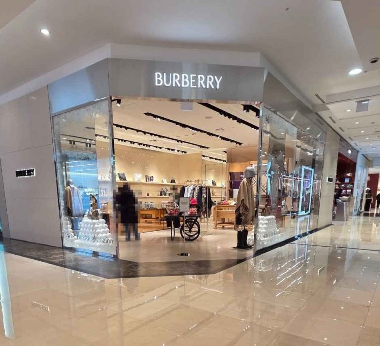 Burberry – Lotte Department Store Main Branch [Tax Refund Shop] (버버리 여성 롯데백화점 본점)