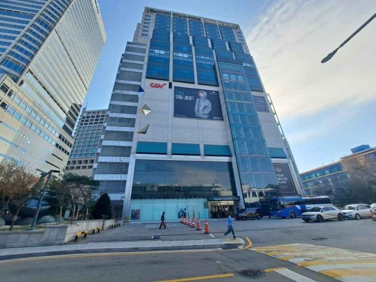 Hyundai Outlets – Dongdaemun Branch [Tax Refund Shop](현대아울렛 동대문점)