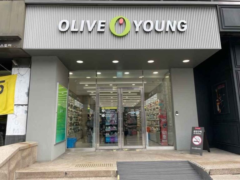 Olive Young – Sillim Station Branch [Tax Refund Shop] (올리브영 신림역점)