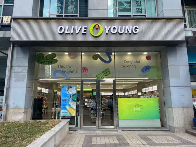 Olive Young – Gongdeok Station Branch [Tax Refund Shop] (올리브영 공덕역점)