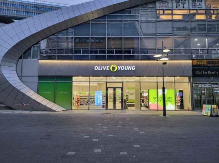 Olive Young – Sangam MBC Branch [Tax Refund Shop] (올리브영 상암MBC점)