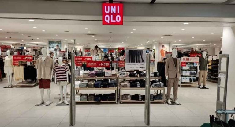 Uniqlo – Lotte Department Store Gwanak Branch [Tax Refund Shop] (유니클로 롯데백화점 관악점)