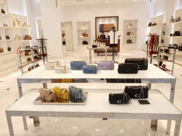 Coach – LOTTE Department Store Gimpo Airport Branch [Tax Refund Shop] (코치 롯데백화점 김포공항점)