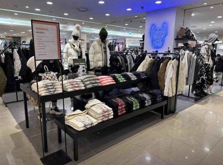 Life Work – Hyundai Outlets Gasan Branch [Tax Refund Shop] (라이프워크 현대아울렛 가산점)