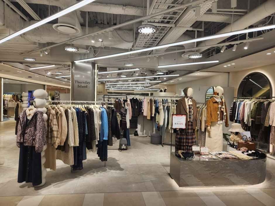 Thursday Island Times Square Branch [Tax Refund Shop](써스데이아일랜드 타임스퀘어점)
