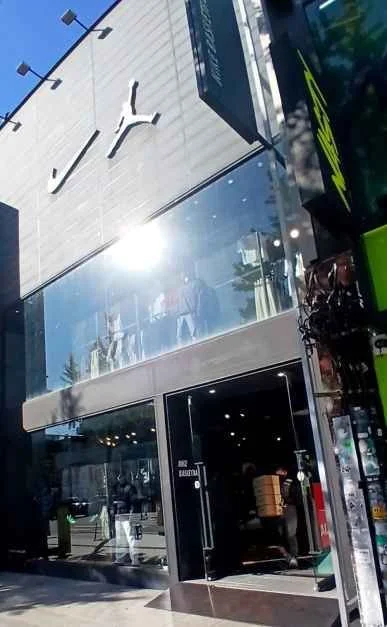 Nike Itaewon BB Town Branch [Tax Refund Shop](나이키 이태원BB타운점)