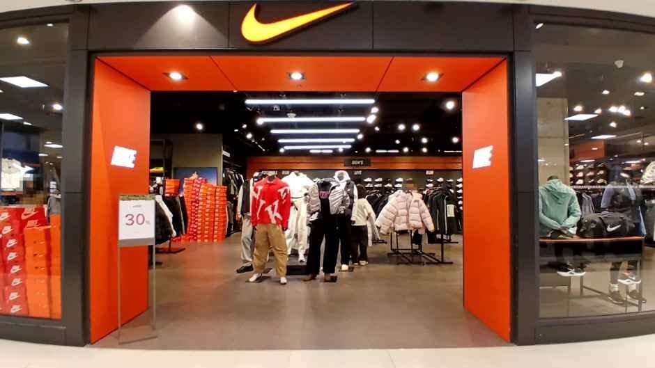 Nike – Hyundai Department Store Mia Branch [Tax Refund Shop](나이키 현대백화점 미아점)
