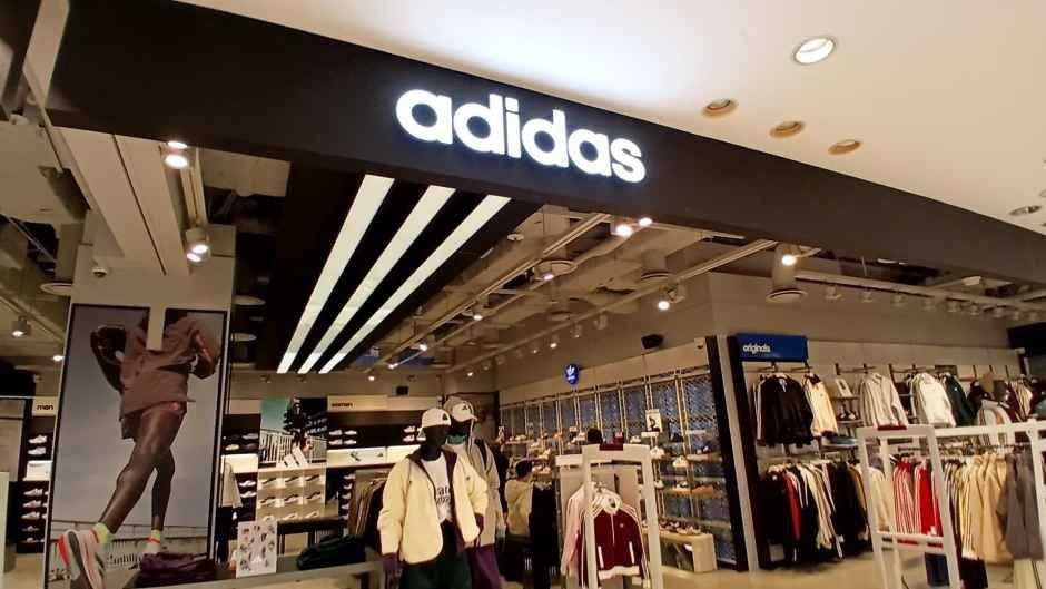 Adidas – Hyundai Department Store Mia Branch [Tax Refund Shop](아디다스 현대백화점 미아점)