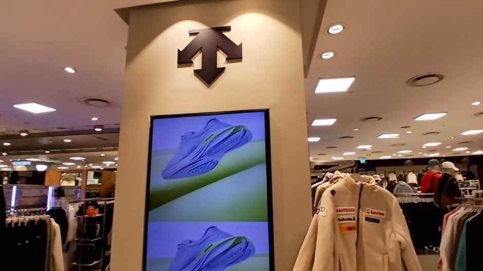 Descente – Hyundai Department Store Mia Branch [Tax Refund Shop](데상트 현대백화점 미아점)