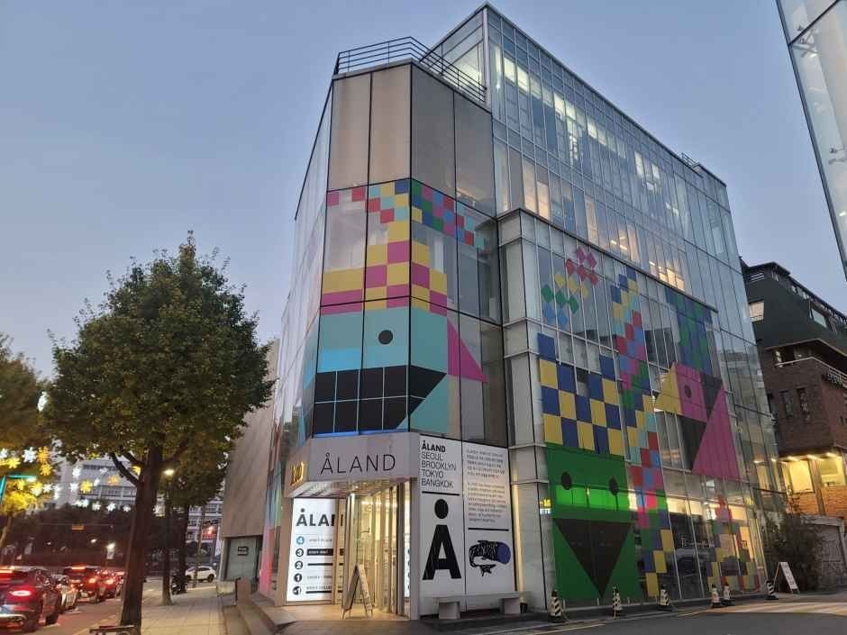 Åland – Garosugil Branch [Tax Refund Shop](에이랜드 가로수길점)