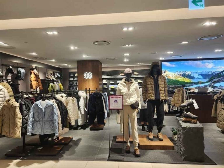 Kolon Sport – Shinsegae Department Store Times Square Branch [Tax Refund Shop](코오롱스포츠 신세계백화점 타임스퀘어점)