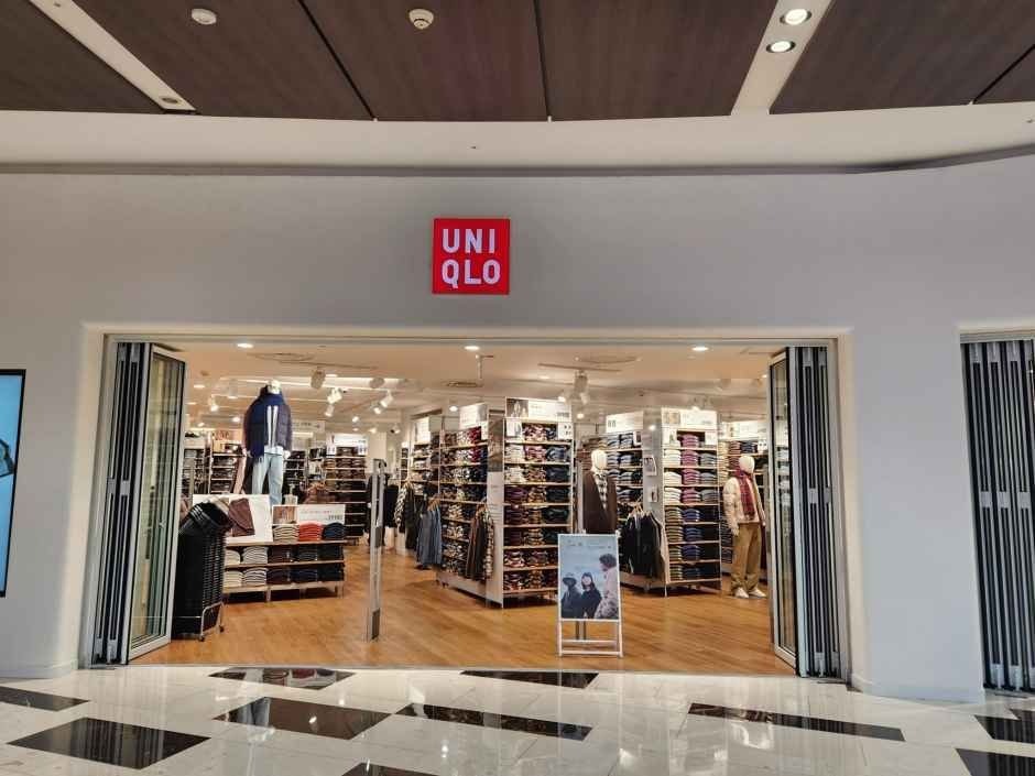 Uniqlo – Sinchon Branch [Tax Refund Shop](유니클로 IFC몰점)