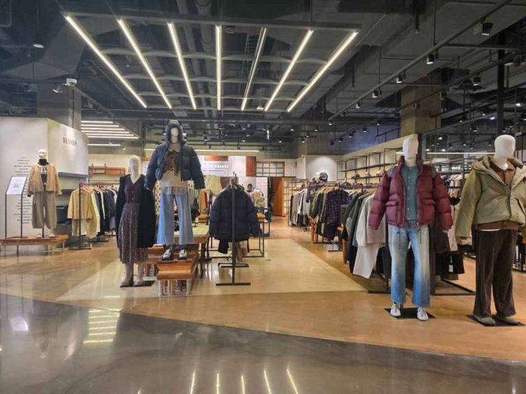 Beaker – LOTTE Department Store Jamsil Avenuel Branch [Tax Refund Shop](비이커 롯데백화점 잠실 에비뉴엘점)
