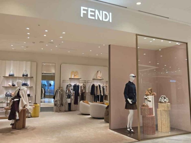 Fendi – LOTTE Department Store Jamsil Avenuel Branch [Tax Refund Shop](펜디 롯데백화점 잠실 에비뉴엘점)