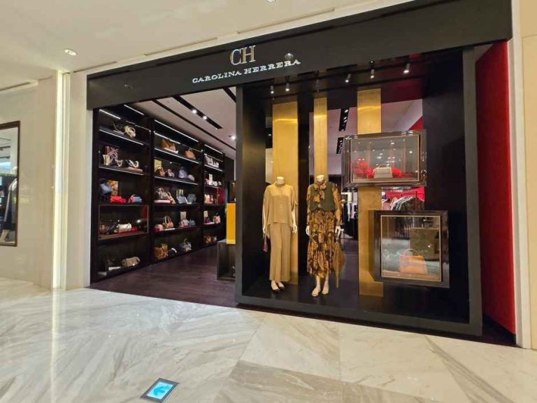CH Carolina Herrera – LOTTE Department Store Jamsil Avenuel Branch [Tax Refund Shop](CH 캐롤리나 헤레라 롯데백화점 잠실 에비뉴엘점)