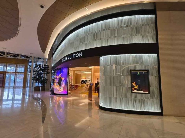 Louis Vuitton – Lotte LOTTE Department Store Jamsil Avenuel Branch [Tax Refund Shop](루이비통 롯데백화점 잠실 에비뉴엘점)