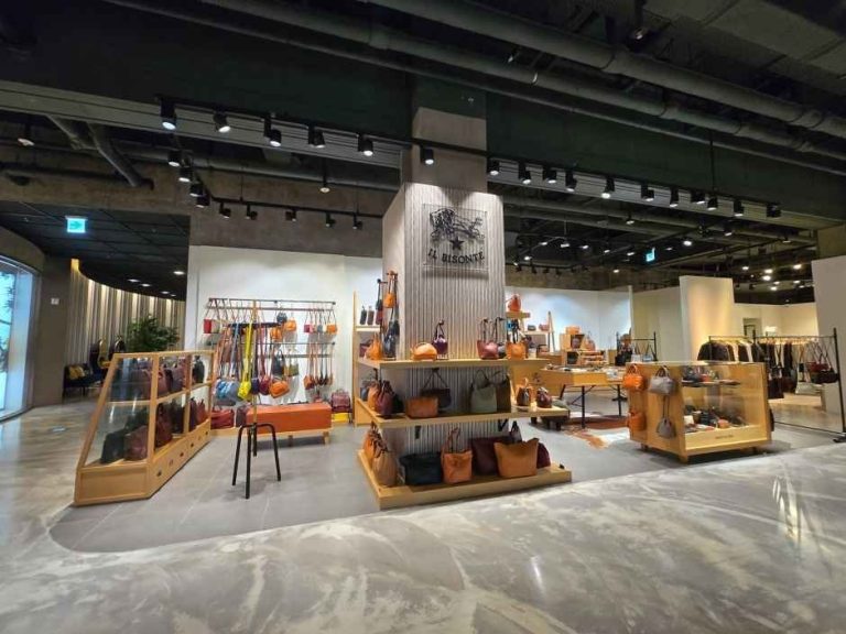 Il Bisonte – LOTTE Department Store Jamsil Avenuel Branch [Tax Refund Shop](일비종떼 롯데백화점 잠실 에비뉴엘점)
