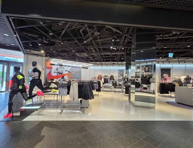 Nike – Doota Mall Branch [Tax Refund Shop](나이키 두타몰점)