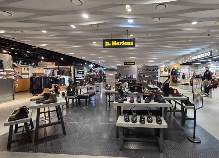 Dr. Martens – Doota Mall Branch [Tax Refund Shop](닥터마틴 두타몰점)