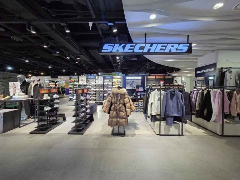 Skechers – Doota Mall Branch [Tax Refund Shop](스케쳐스 두타몰점)