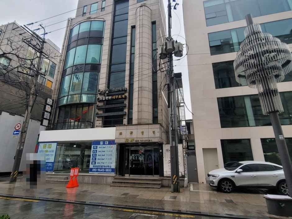 Spyder Apgujeong Flagship Store [Tax Refund Shop](스파이더 압구정 직영점)