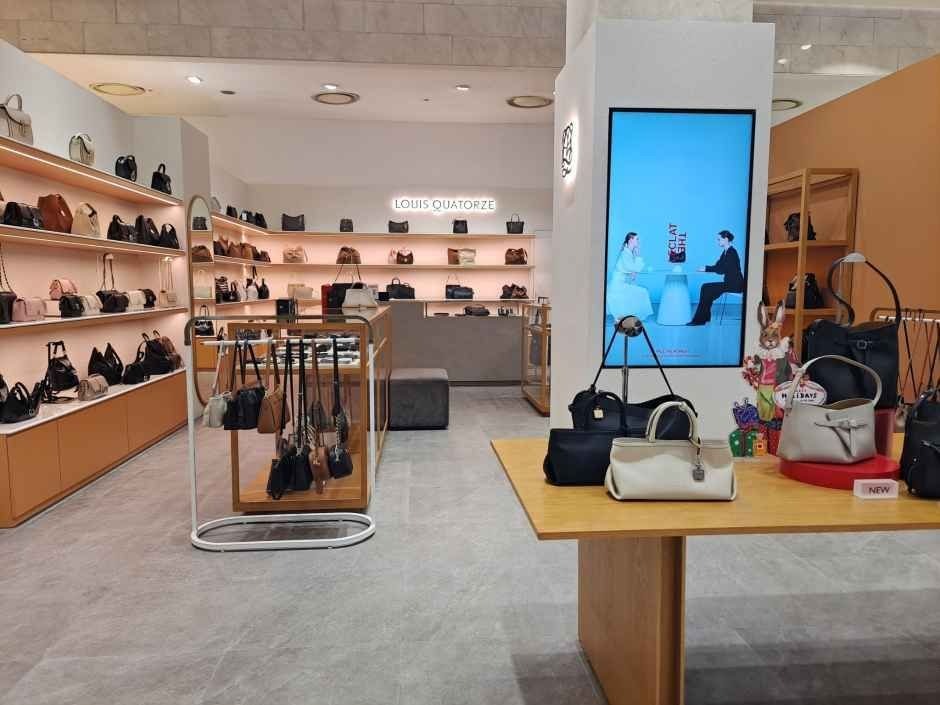 LOUIS QUATORZE Handbags LOTTE Department Store Mia Branch [Tax Refund Shop](루이까또즈 핸드백 롯데백화점 미아점)
