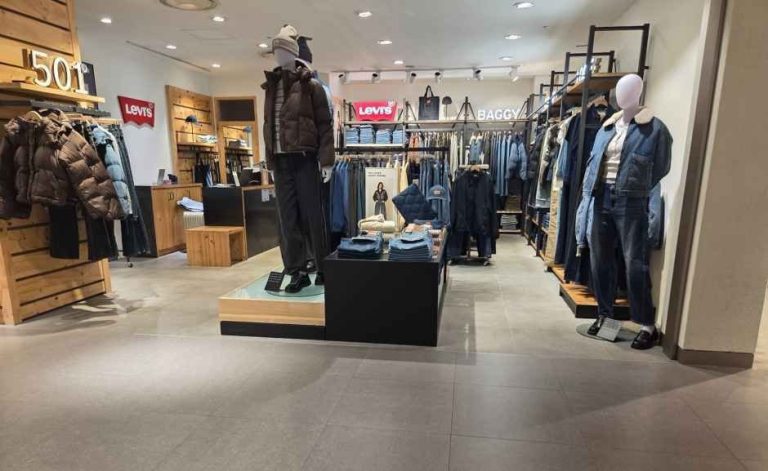 Levi’S – Lotte Department Store Mia Branch [Tax Refund Shop](리바이스 롯데백화점 미아점)