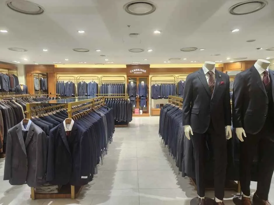 Cambridge Members Mario Outlet Building 1 Branch [Tax Refund Shop](캠브리지멤버스 마리오아울렛 1관점)