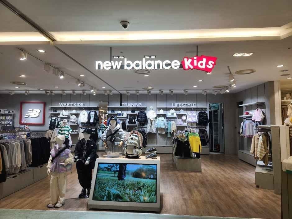New Balance Kids Mario Outlet Building 3 Branch [Tax Refund Shop](뉴발란스키즈 마리오아울렛 3관점)
